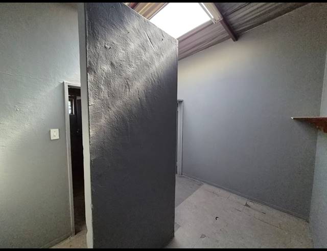 172M² WAREHOUSE TO LET IN WADEVILLE